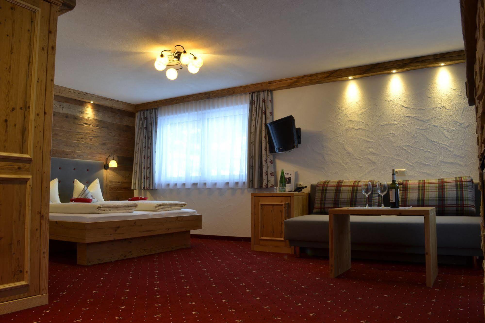 Pension Alpenperle Holzgau Zewnętrze zdjęcie